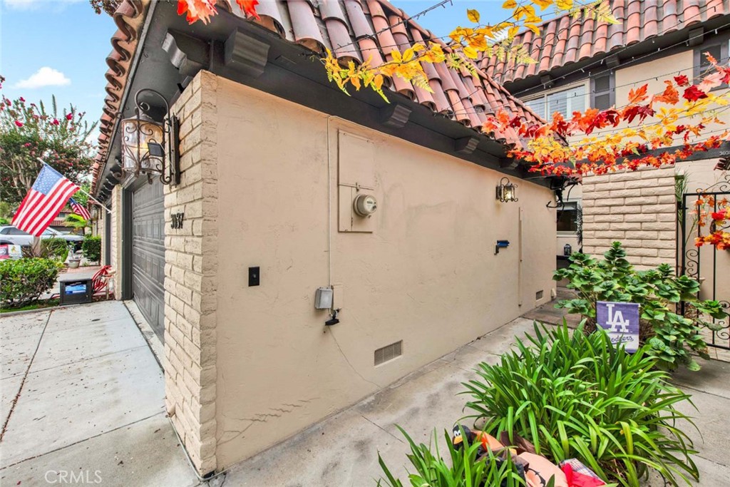 3037 Club House Circle