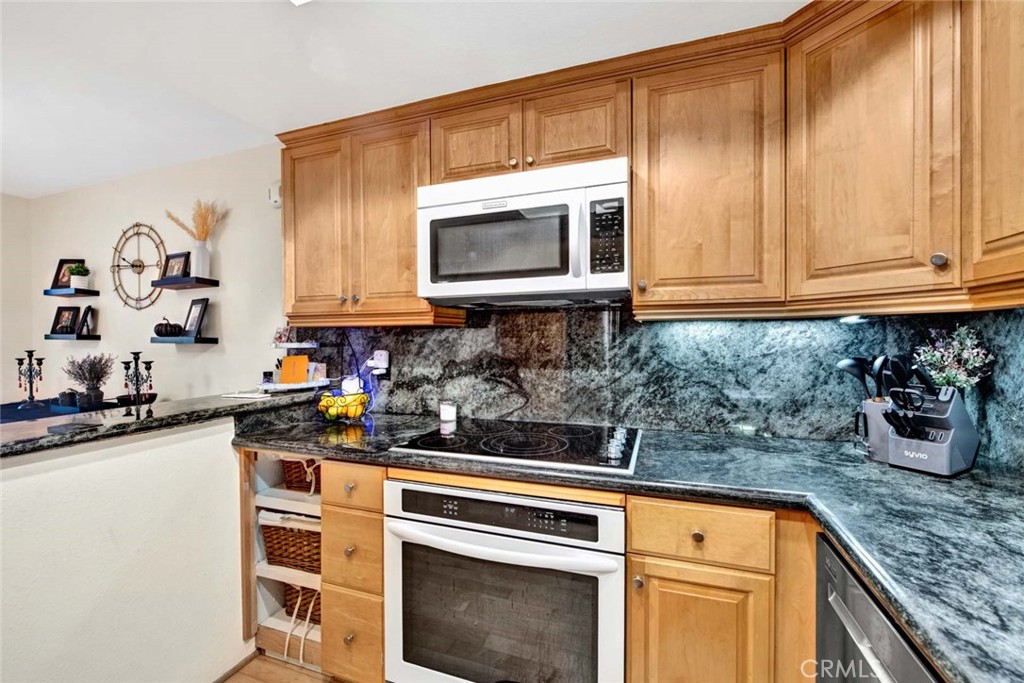 3037 Club House Circle