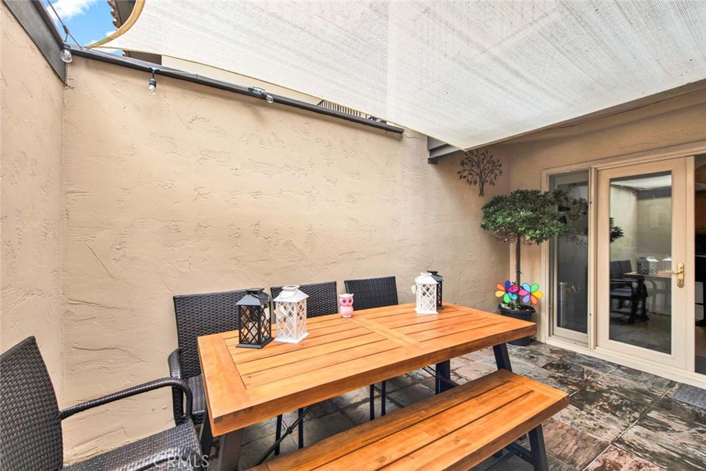 3037 Club House Circle