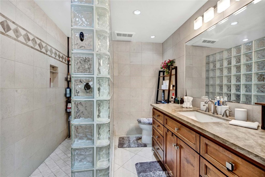 3037 Club House Circle