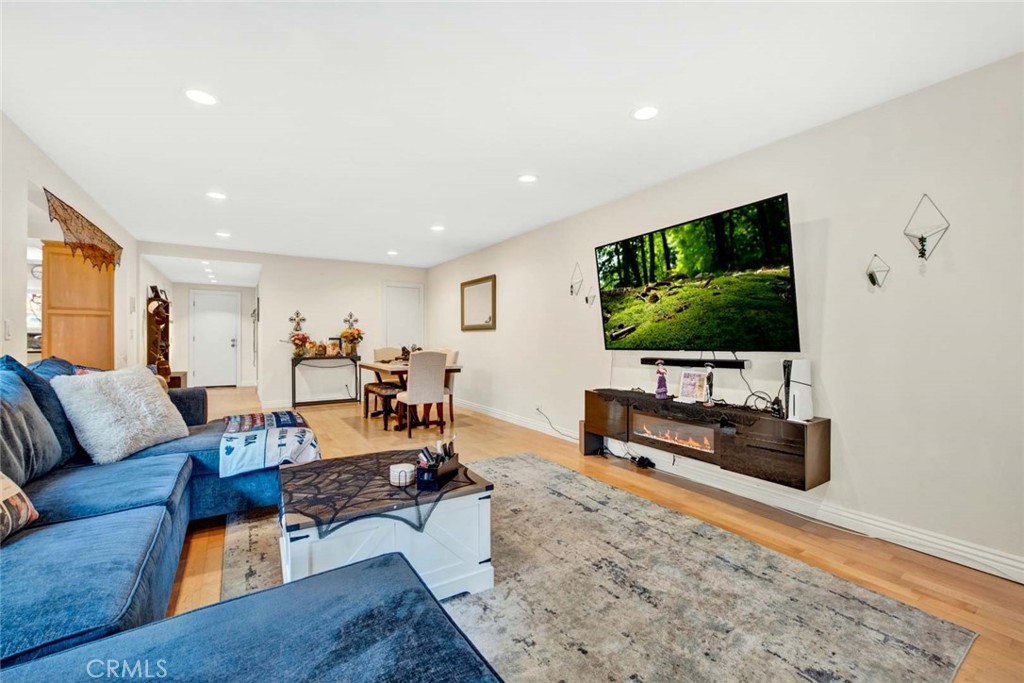 3037 Club House Circle