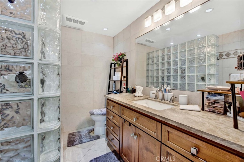 3037 Club House Circle