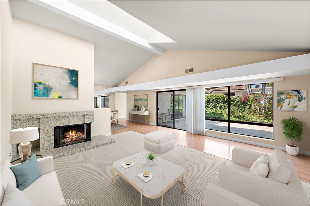 4982 Paseo Segovia