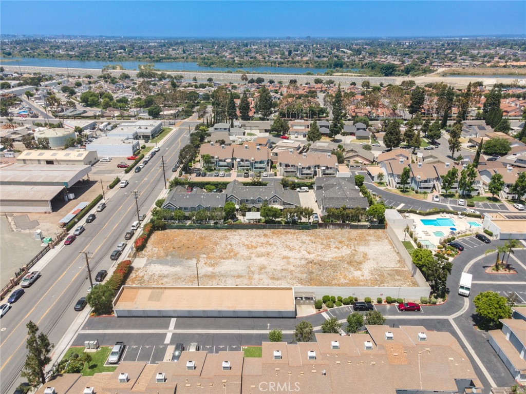 705 W Fletcher Avenue