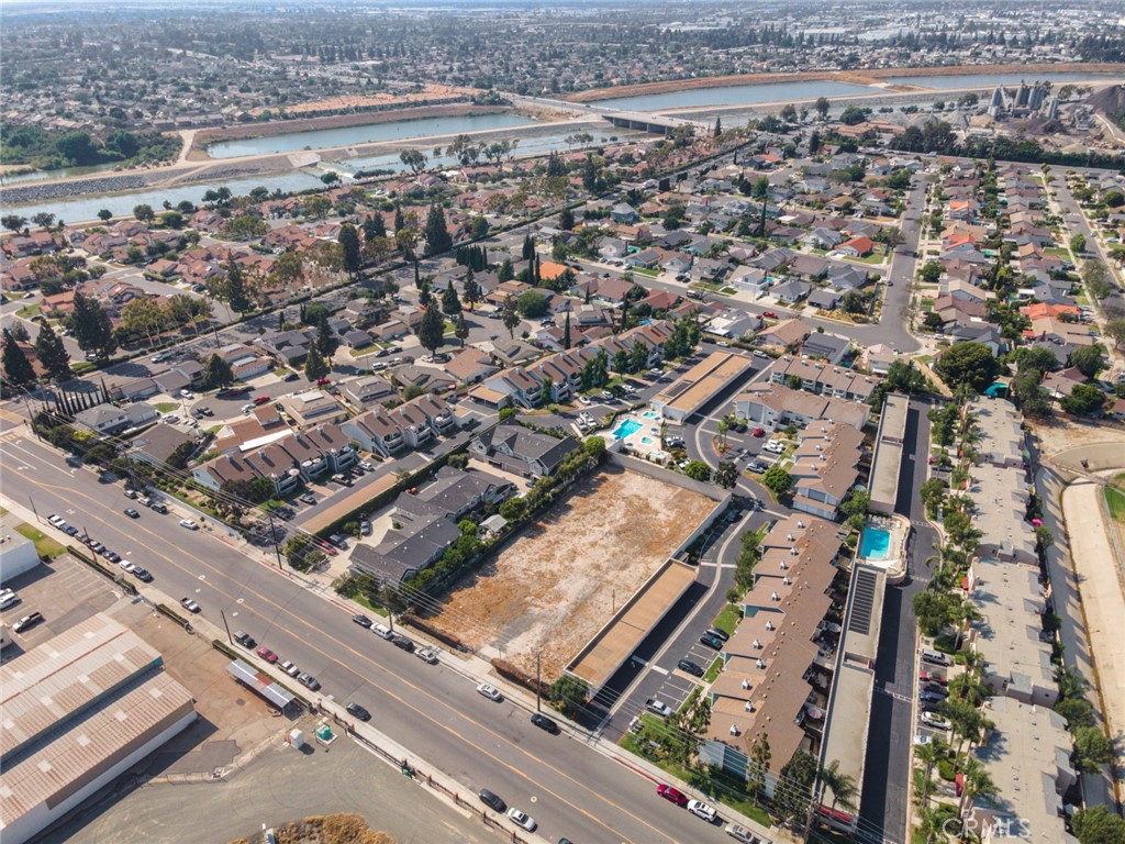 705 W Fletcher Avenue