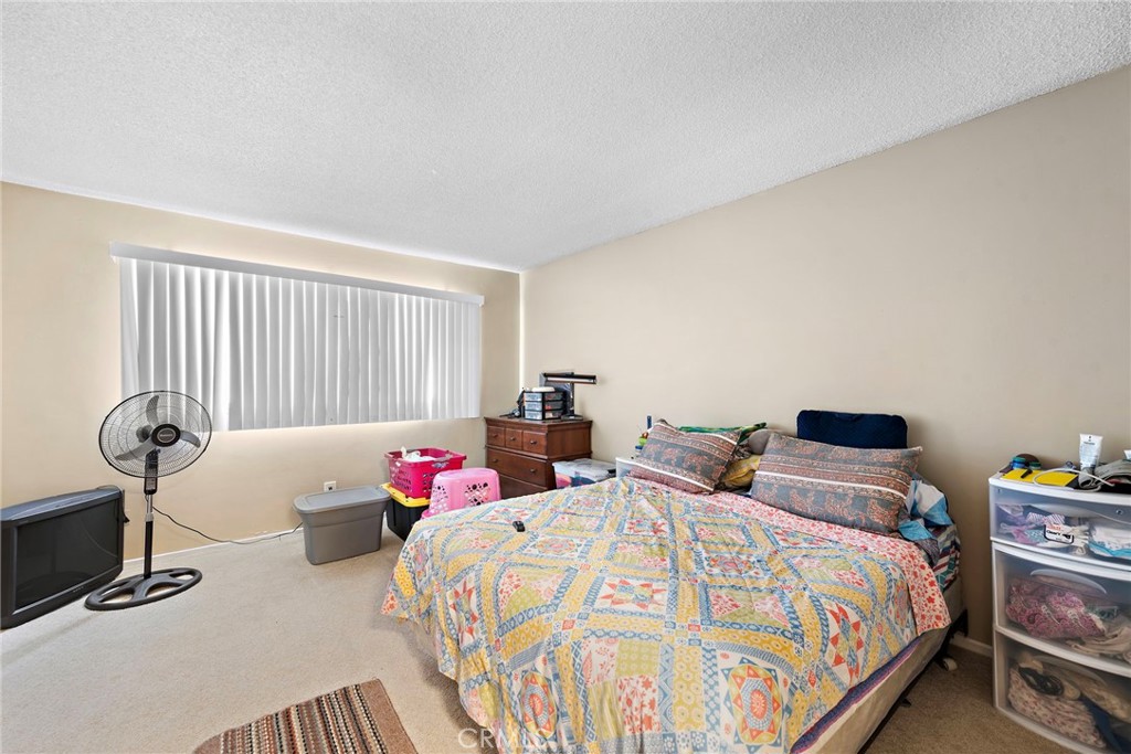 2025 Oxford Avenue 5