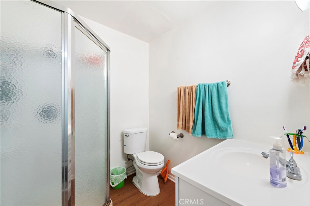 2025 Oxford Avenue 5