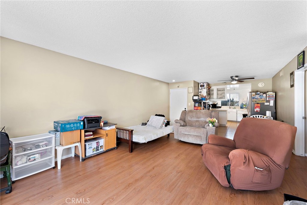 2025 Oxford Avenue 5