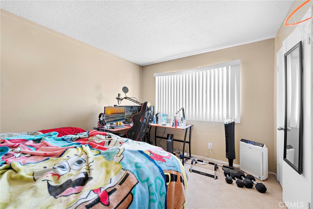 2025 Oxford Avenue 5