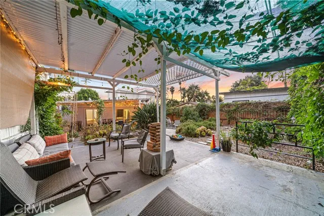 34538 Calle Naranja
