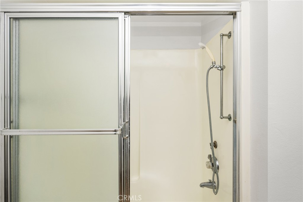 2193 Via Mariposa E O