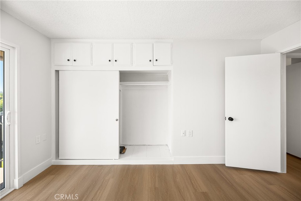 2193 Via Mariposa E O