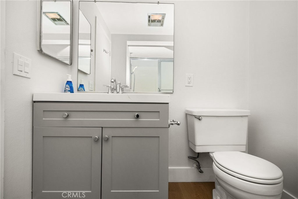 2193 Via Mariposa E O