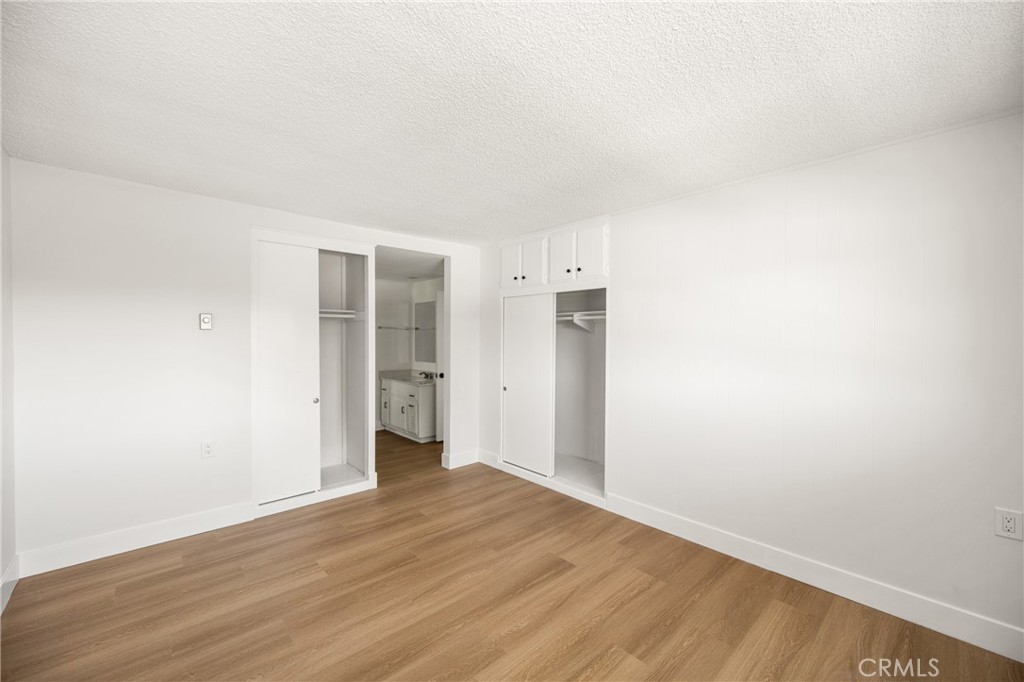 2193 Via Mariposa E O