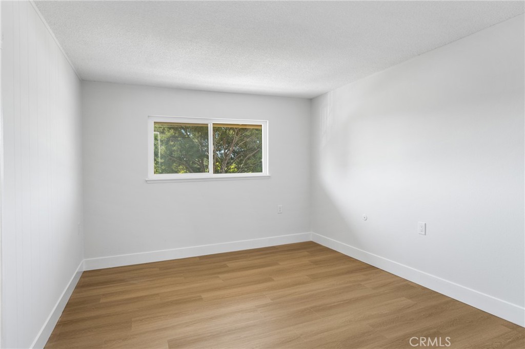 2193 Via Mariposa E O