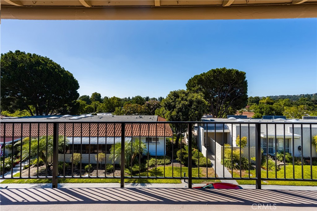 2193 Via Mariposa E O