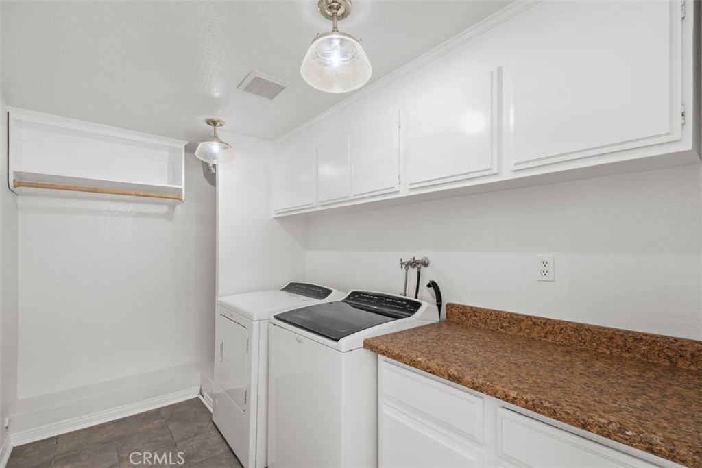 1072 W 15th Street 4