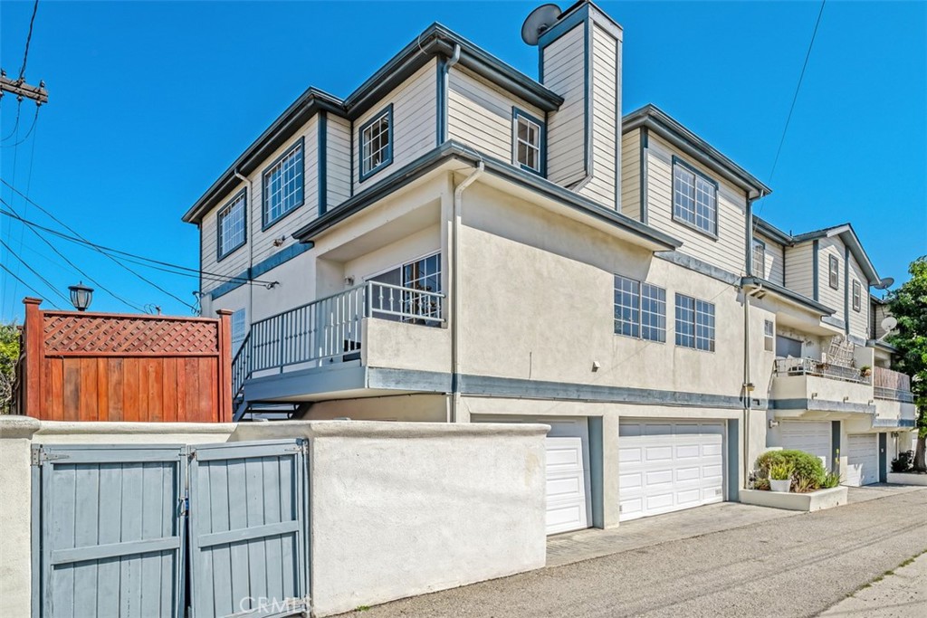 1072 W 15th Street 4