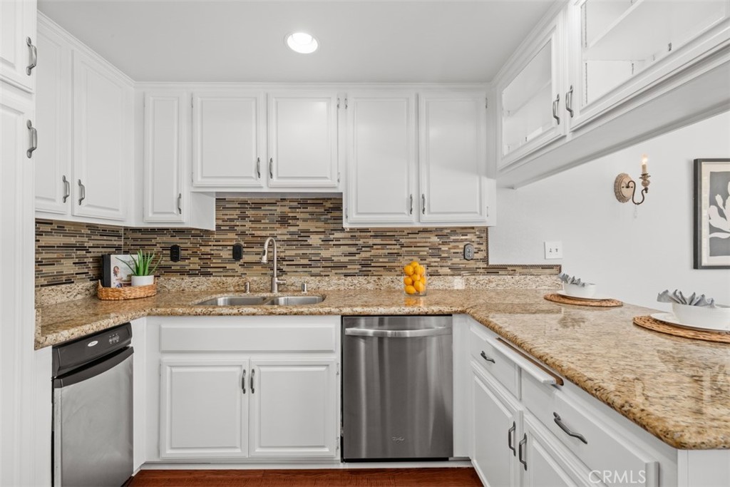 1072 W 15th Street 4