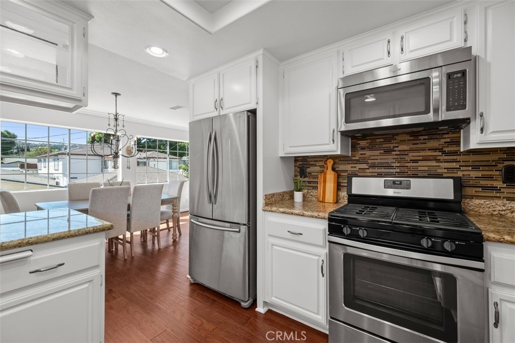 1072 W 15th Street 4