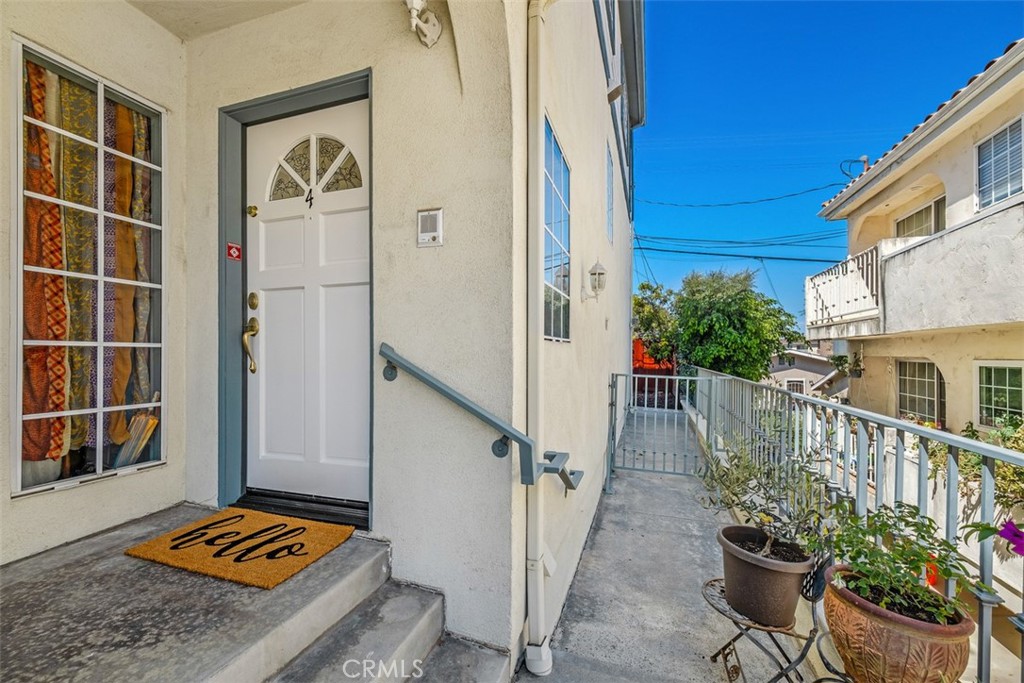 1072 W 15th Street 4