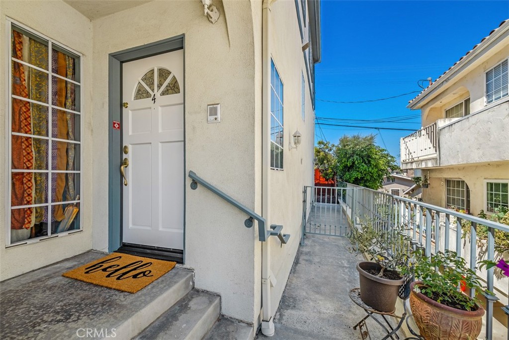 1072 W 15th Street 4