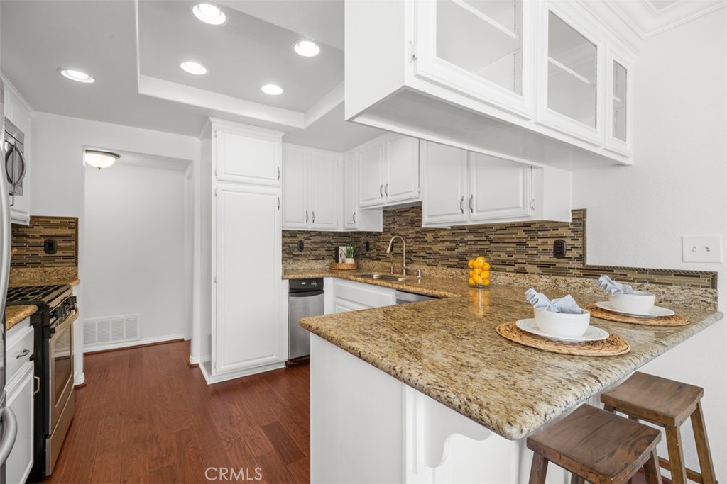 1072 W 15th Street 4