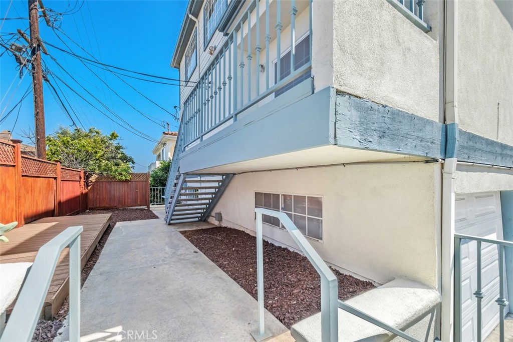 1072 W 15th Street 4