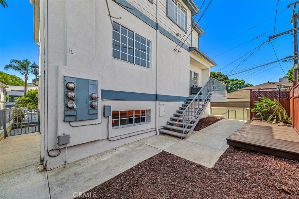 1072 W 15th Street 4