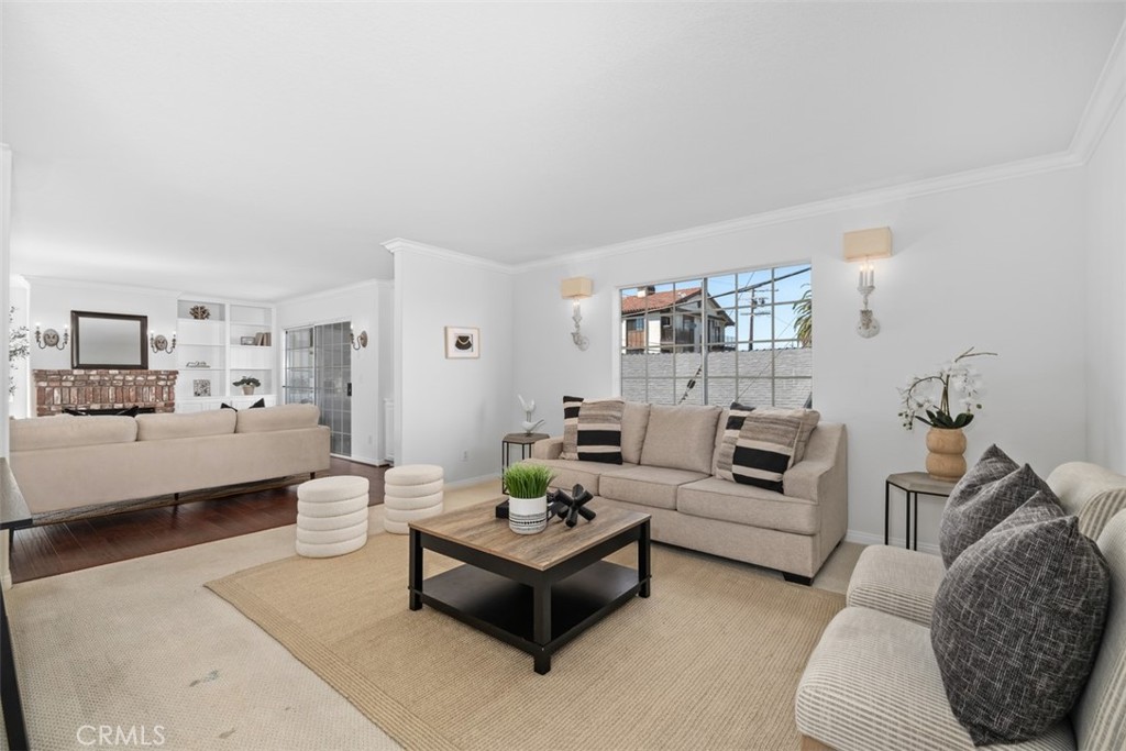 1072 W 15th Street 4