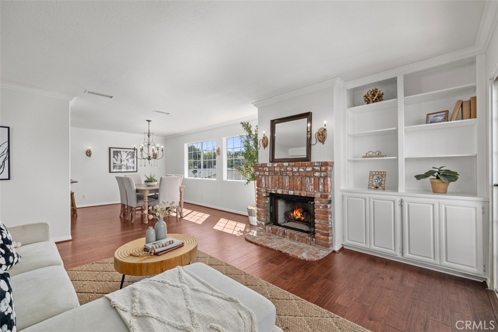 1072 W 15th Street 4