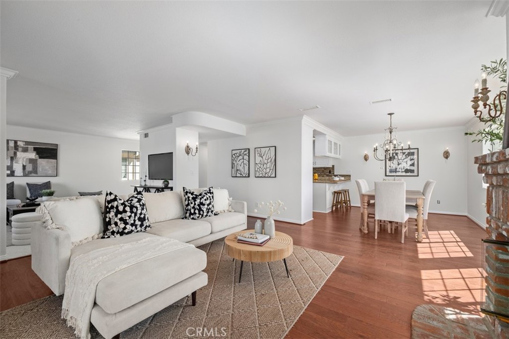 1072 W 15th Street 4