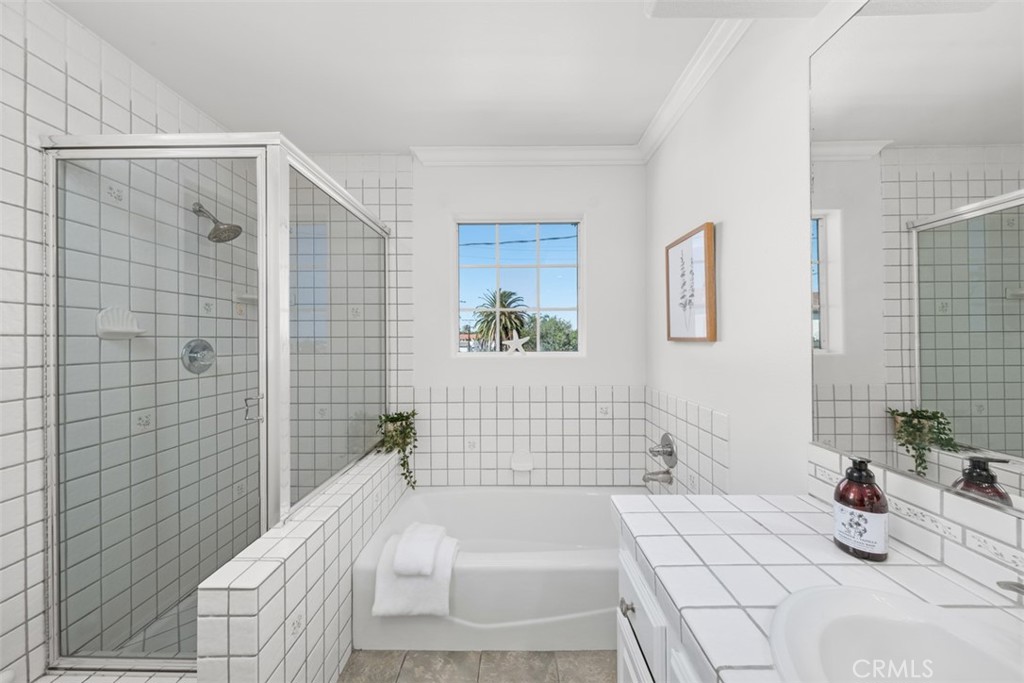 1072 W 15th Street 4