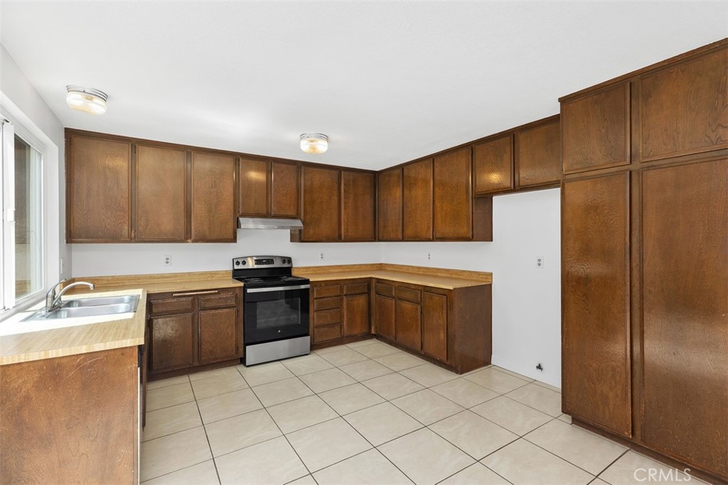 22926 Caminito Nicosia 43