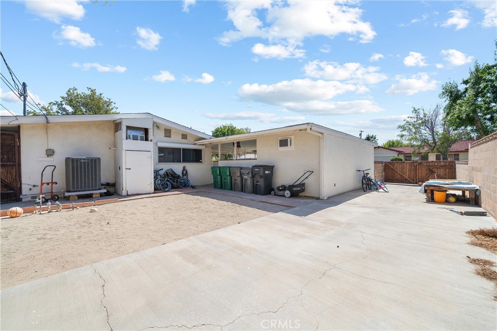 1601 W Kildare Street