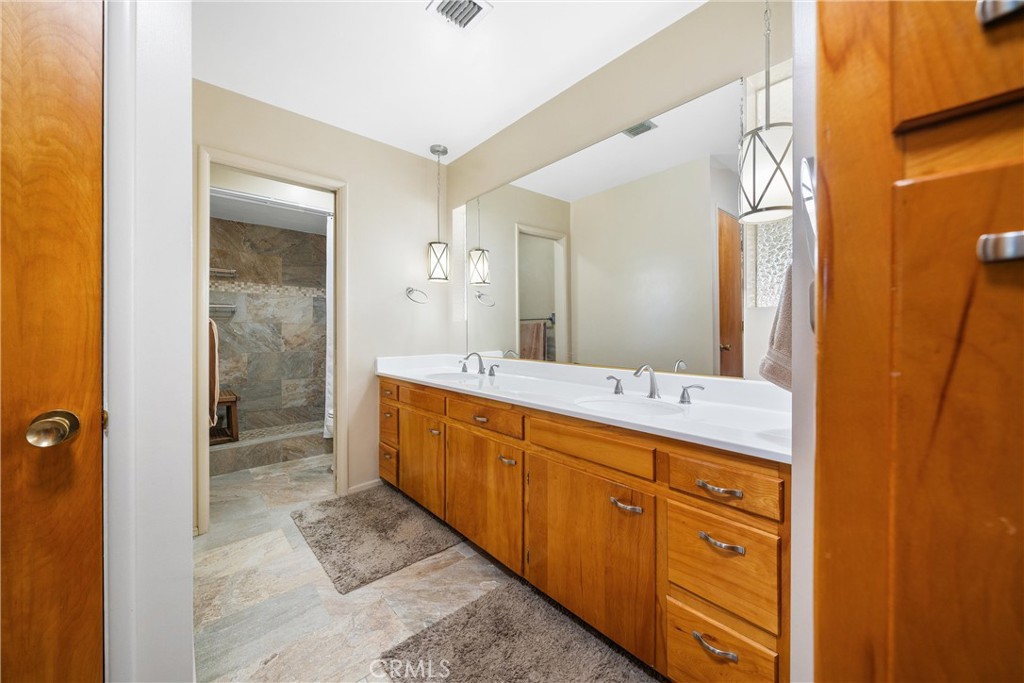 1601 W Kildare Street