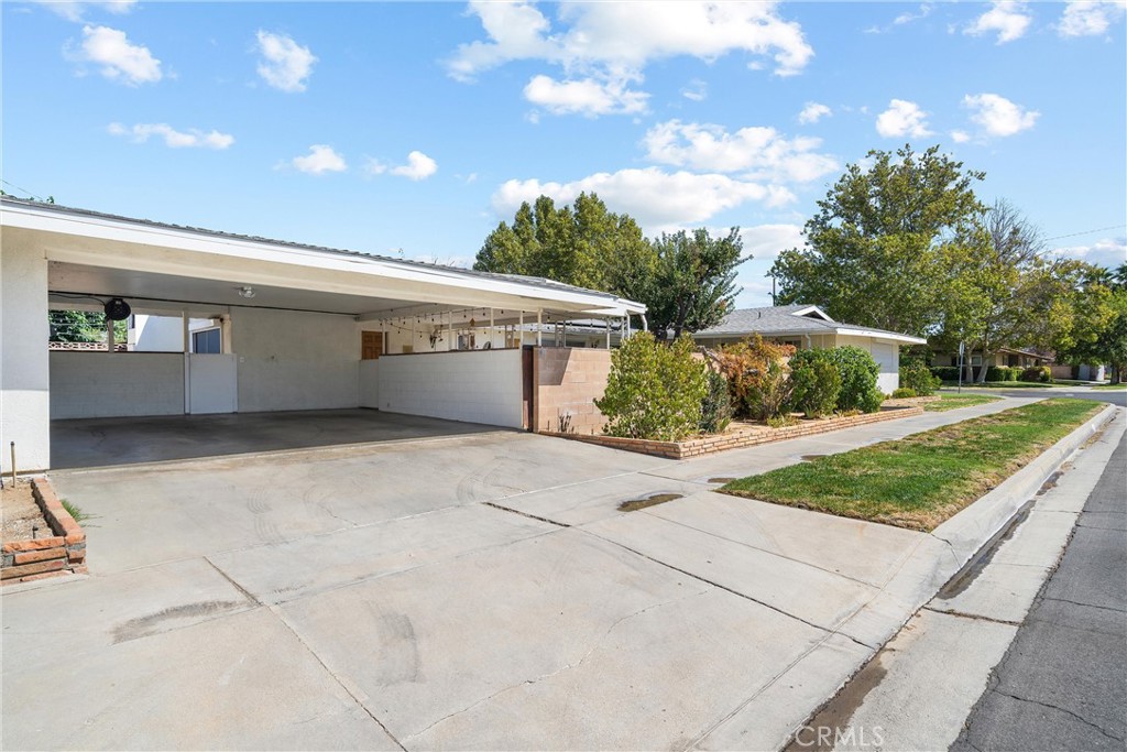 1601 W Kildare Street