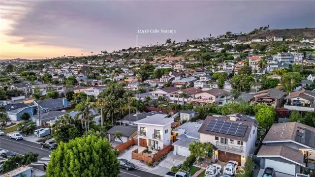 34538 Calle Naranja