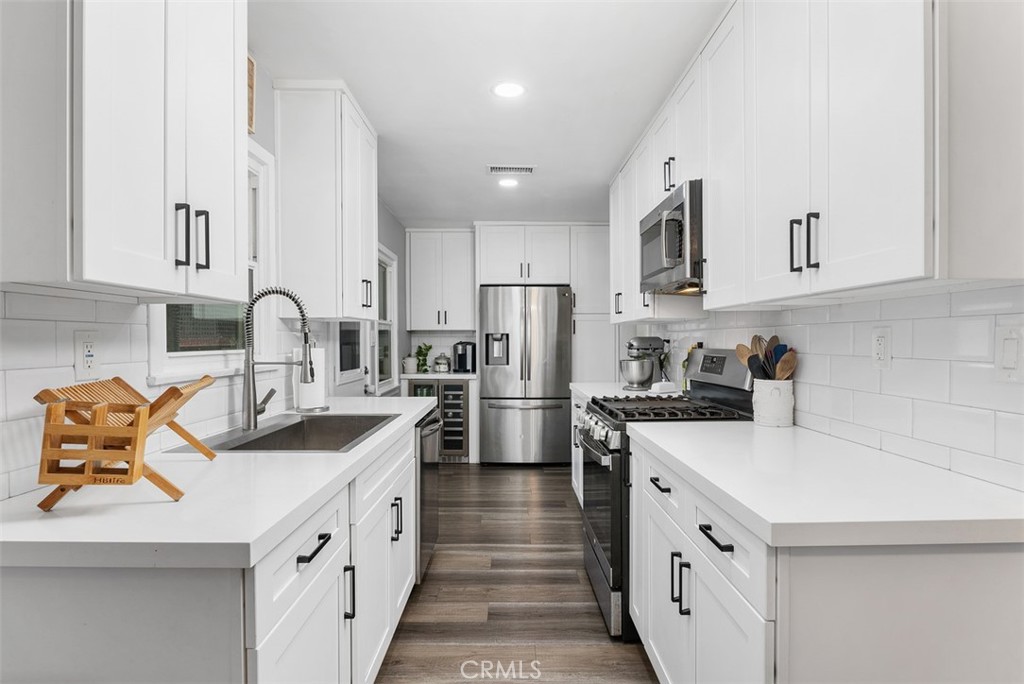 1035 W Saint Andrew Place