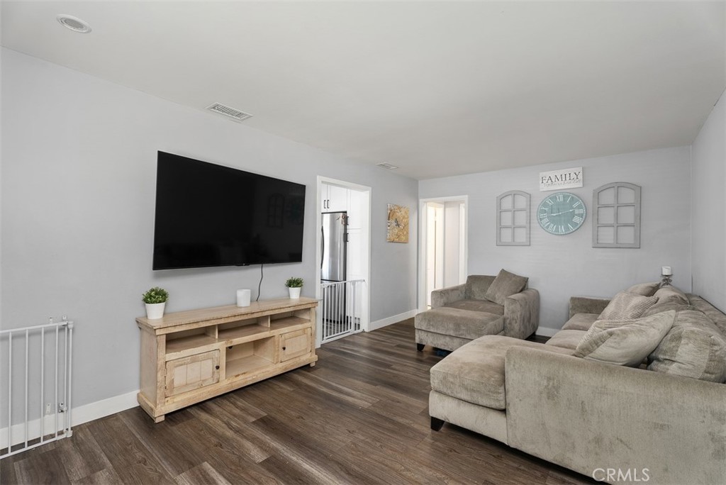 1035 W Saint Andrew Place