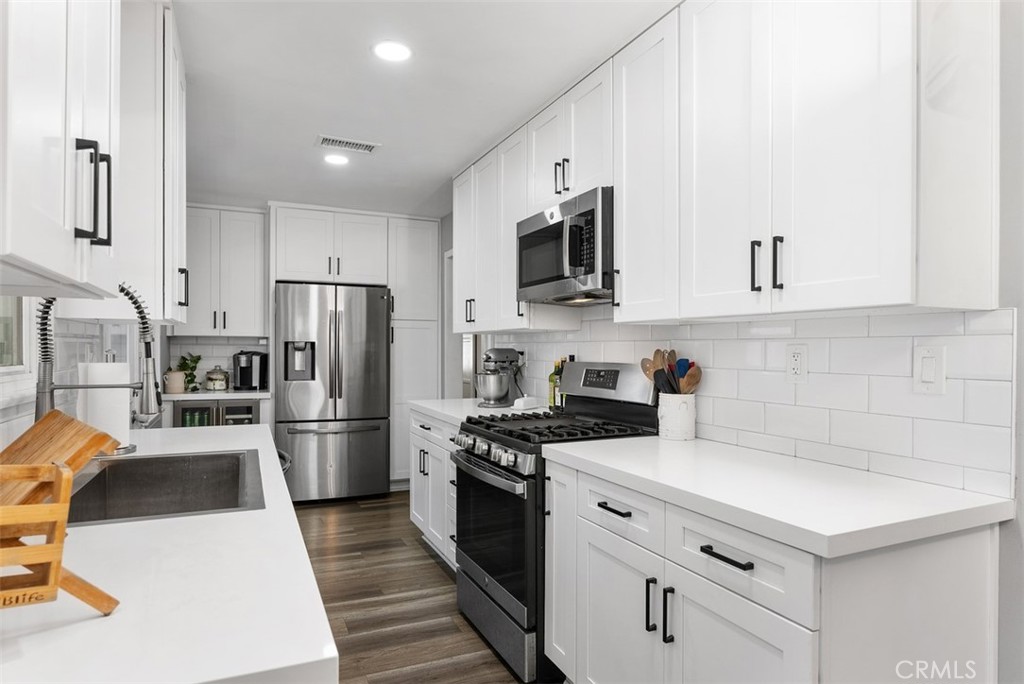 1035 W Saint Andrew Place