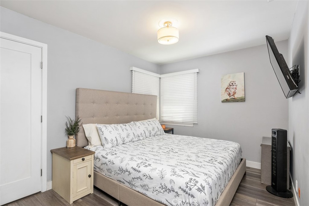 1035 W Saint Andrew Place