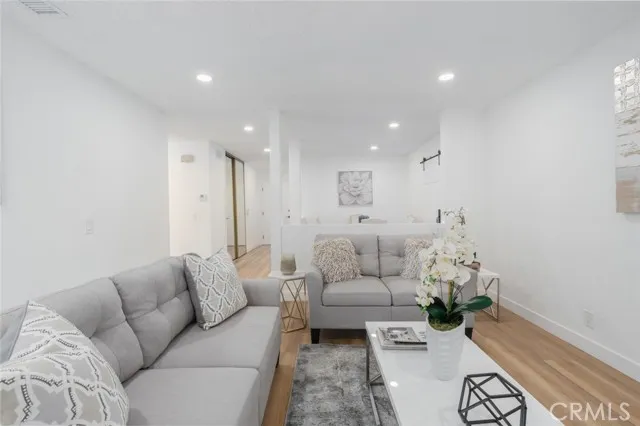 1806 Jennifer Place