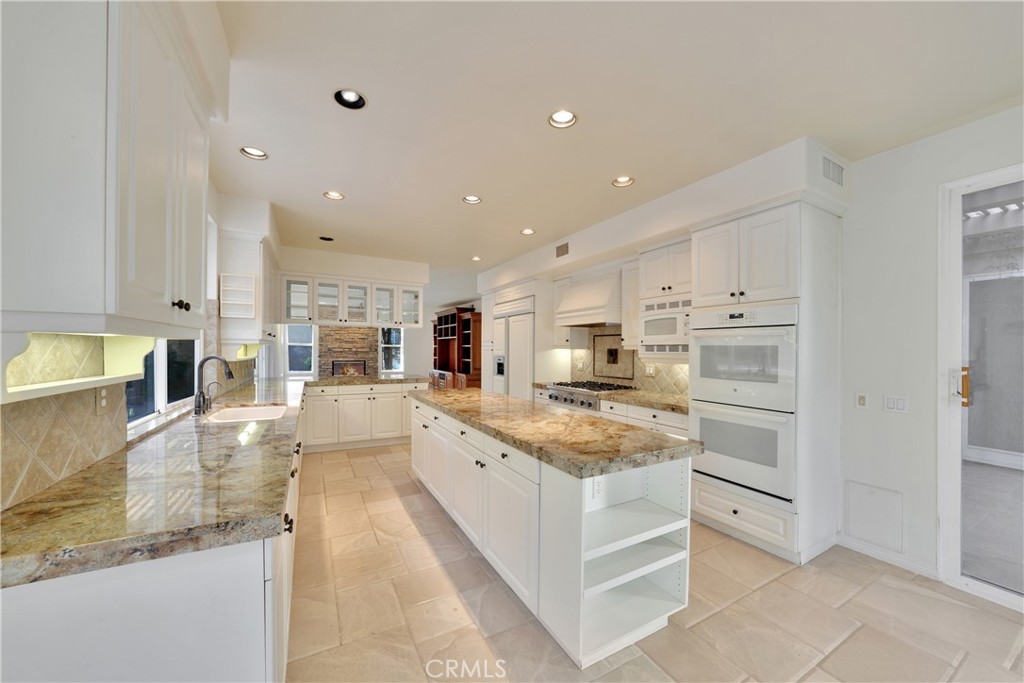 6932 Livingston Drive