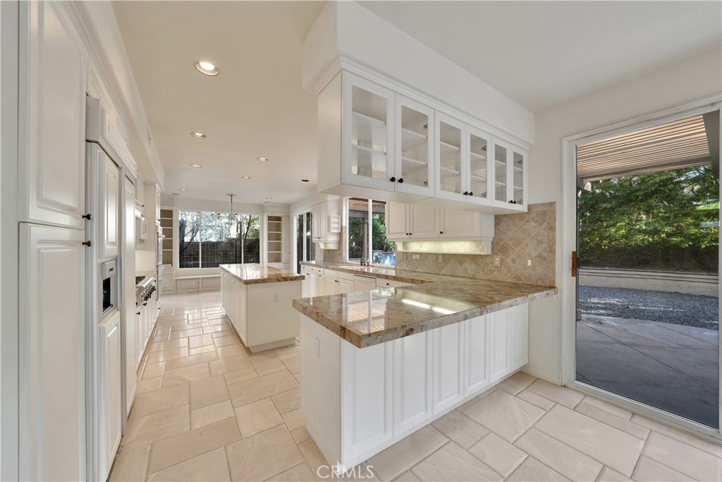 6932 Livingston Drive