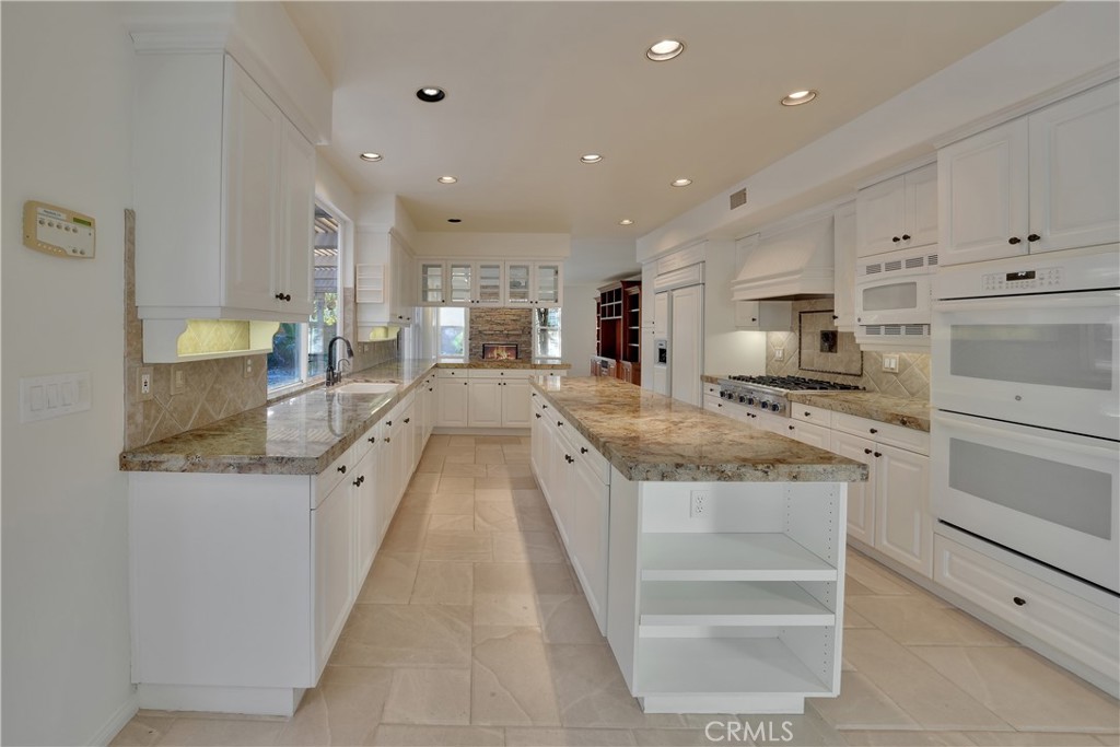 6932 Livingston Drive