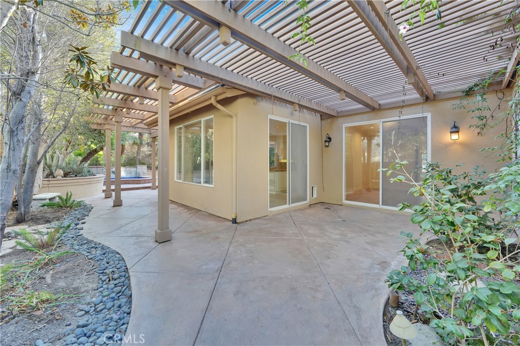 6932 Livingston Drive