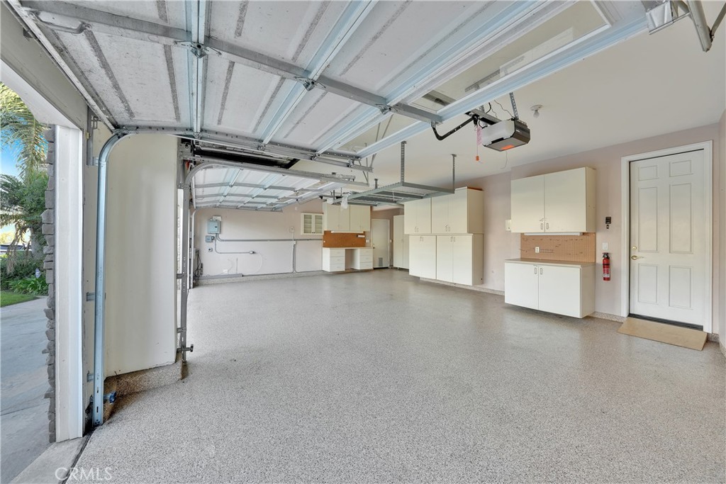 6932 Livingston Drive