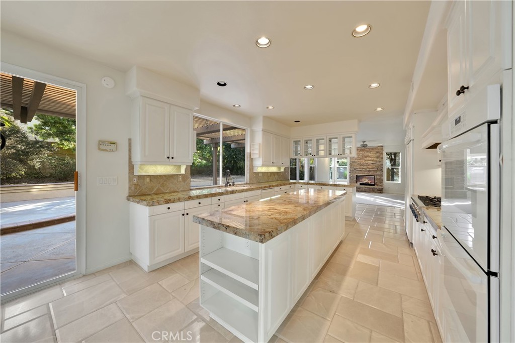 6932 Livingston Drive