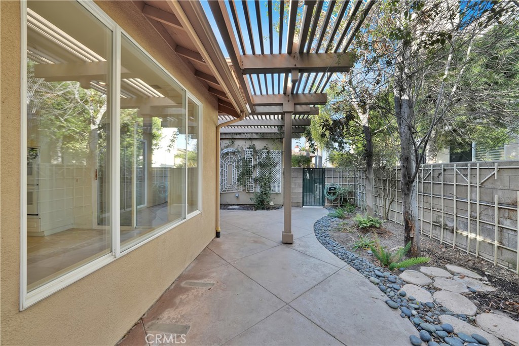 6932 Livingston Drive